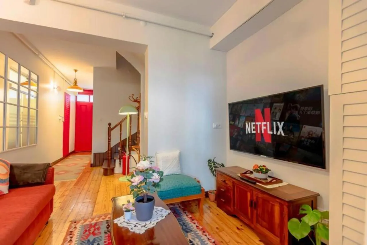4-Story Gem In Cihangir - 5 Bedroom & Cute Rooftop Istanbul 0*,