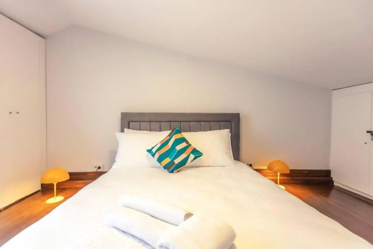 4-Story Gem In Cihangir - 5 Bedroom & Cute Rooftop Istanbul 0*,  Turkey