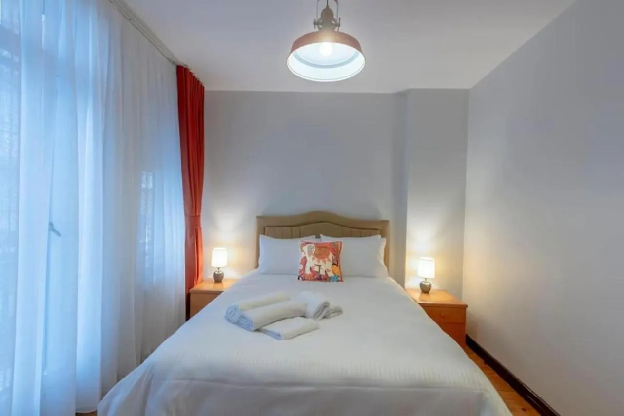 4-Story Gem In Cihangir - 5 Bedroom & Cute Rooftop Istanbul Turkey
