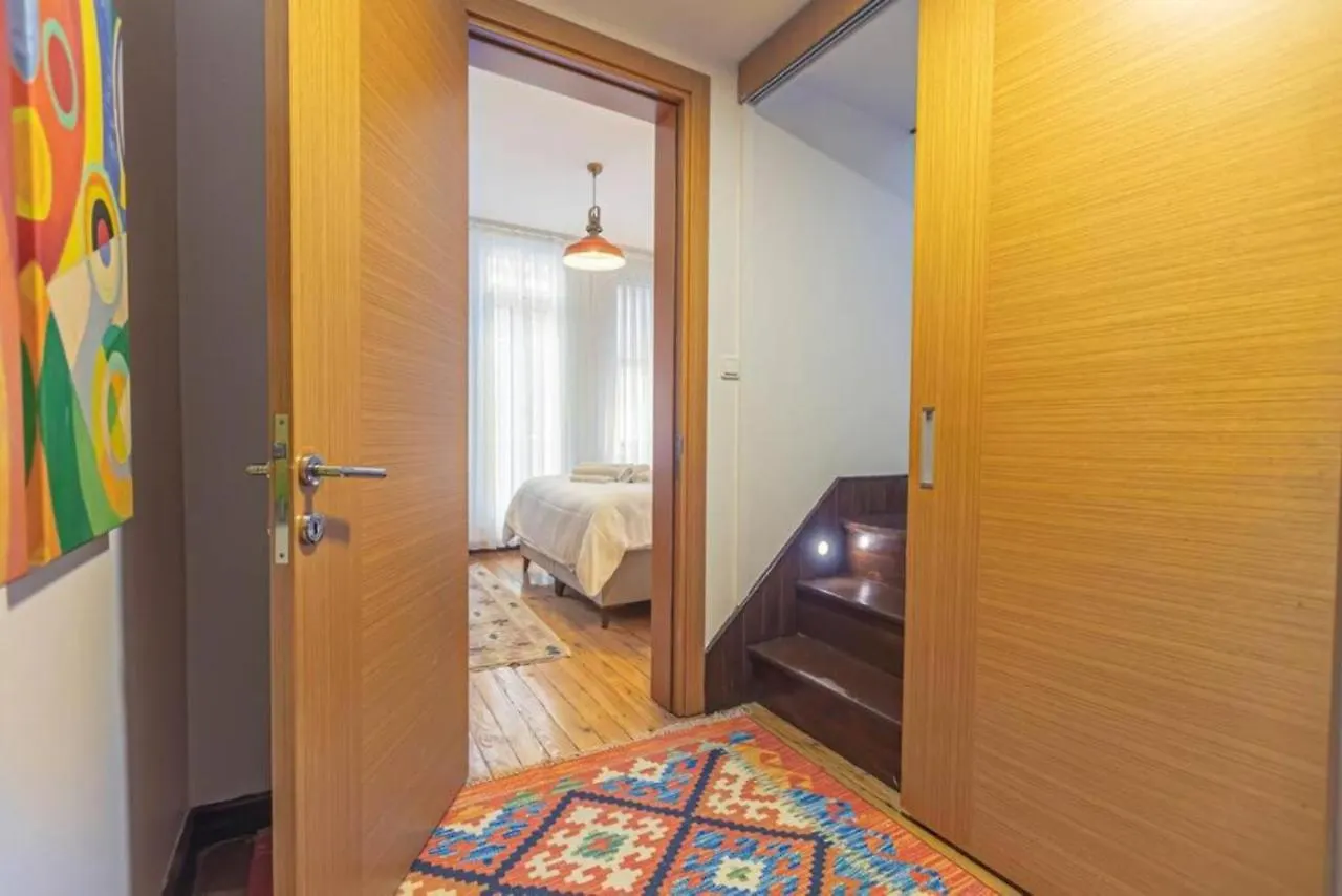 4-Story Gem In Cihangir - 5 Bedroom & Cute Rooftop Istanbul Turkey