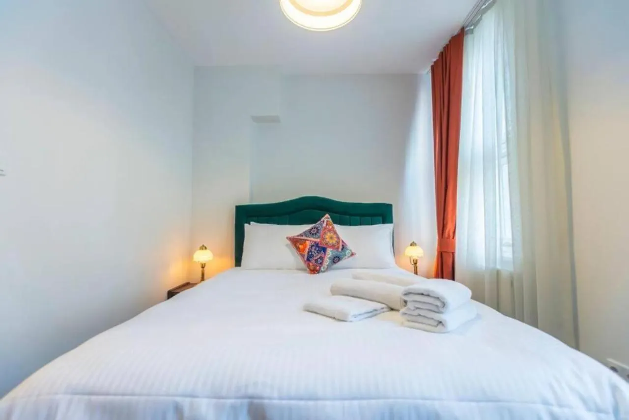 Apartment 4-Story Gem In Cihangir - 5 Bedroom & Cute Rooftop Istanbul Turkey