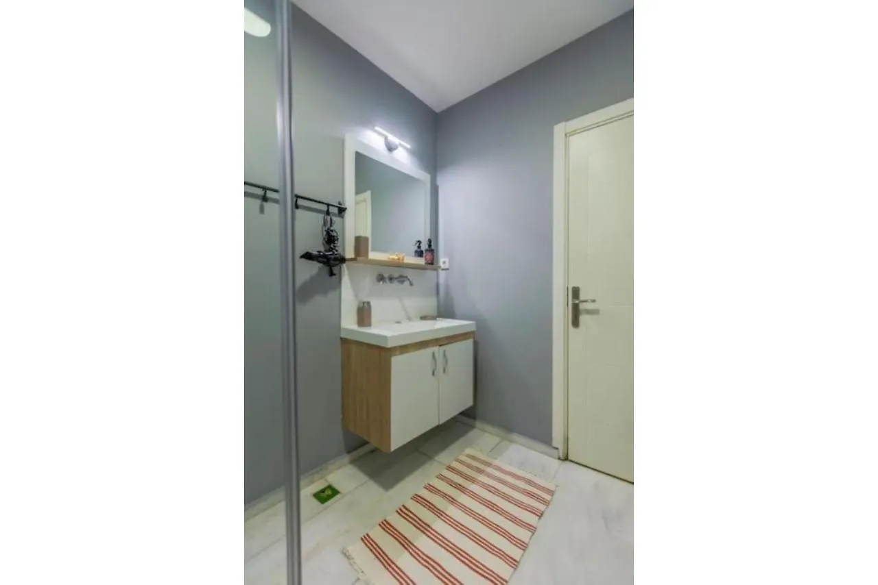Apartment 4-Story Gem In Cihangir - 5 Bedroom & Cute Rooftop Istanbul