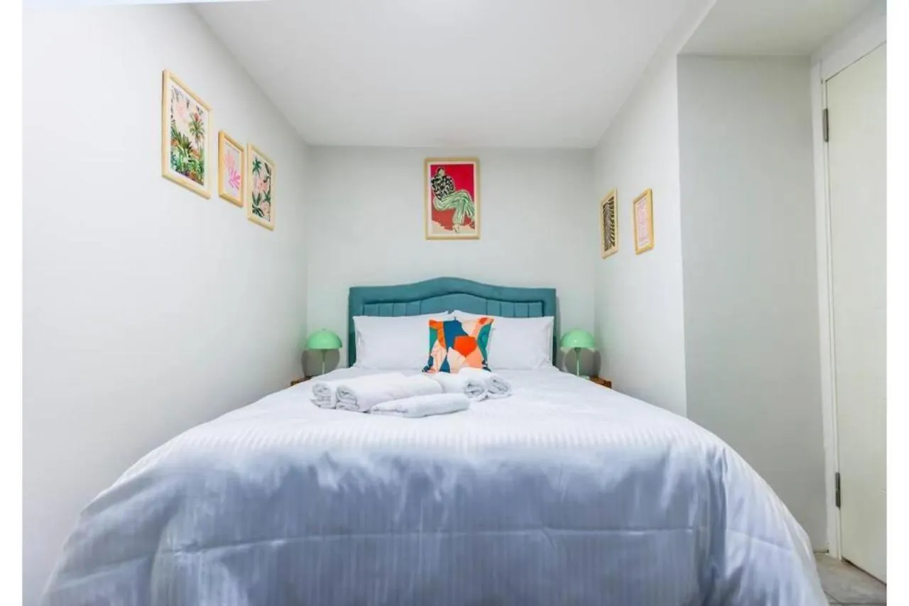 4-Story Gem In Cihangir - 5 Bedroom & Cute Rooftop Istanbul Apartment