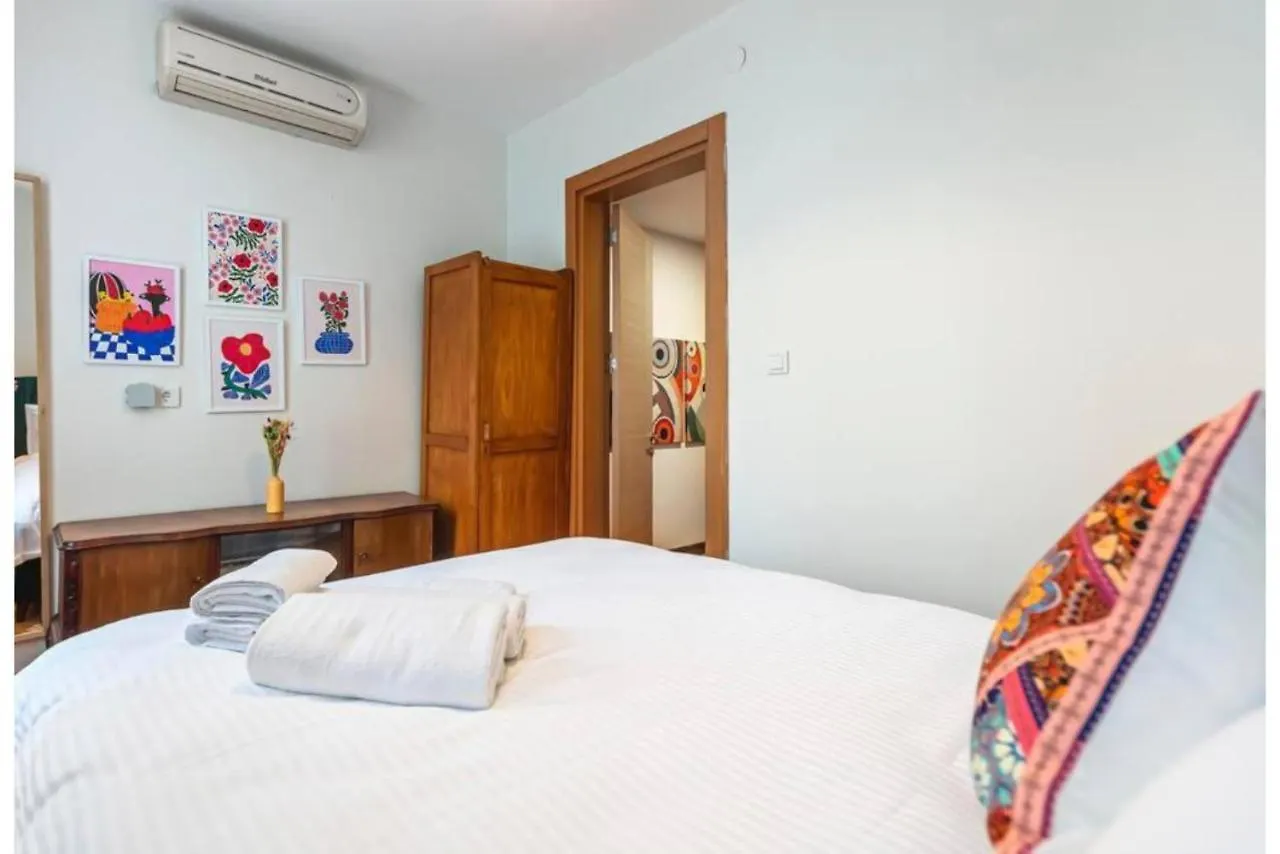 Apartment 4-Story Gem In Cihangir - 5 Bedroom & Cute Rooftop Istanbul