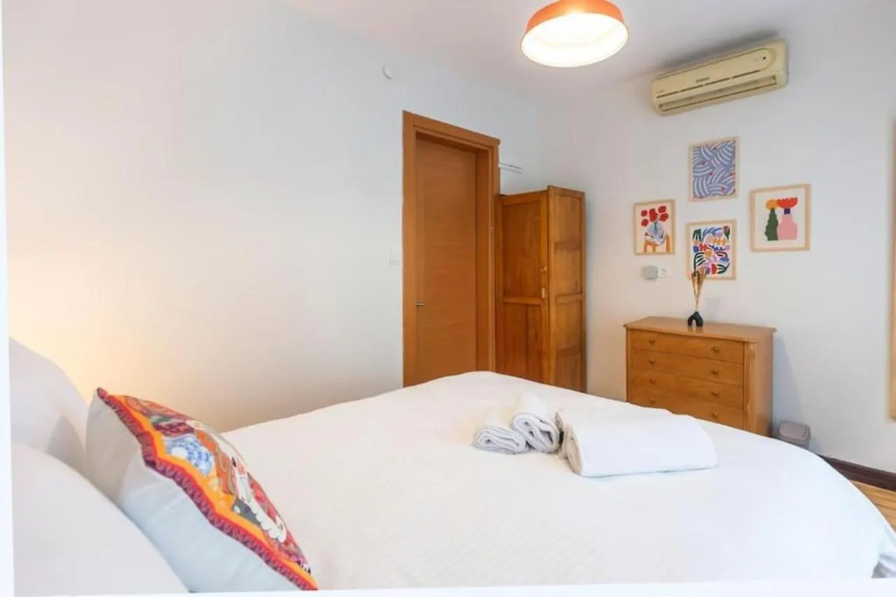 4-Story Gem In Cihangir - 5 Bedroom & Cute Rooftop Istanbul