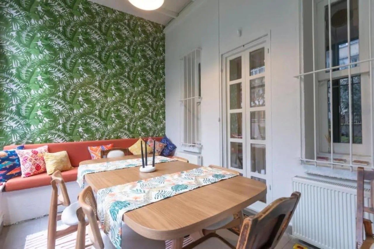 Apartment 4-Story Gem In Cihangir - 5 Bedroom & Cute Rooftop Istanbul