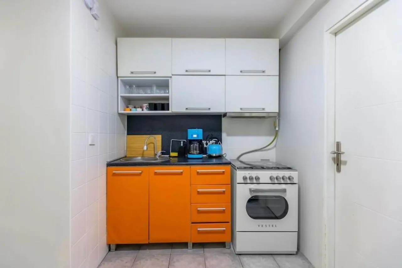 Apartment 4-Story Gem In Cihangir - 5 Bedroom & Cute Rooftop Istanbul