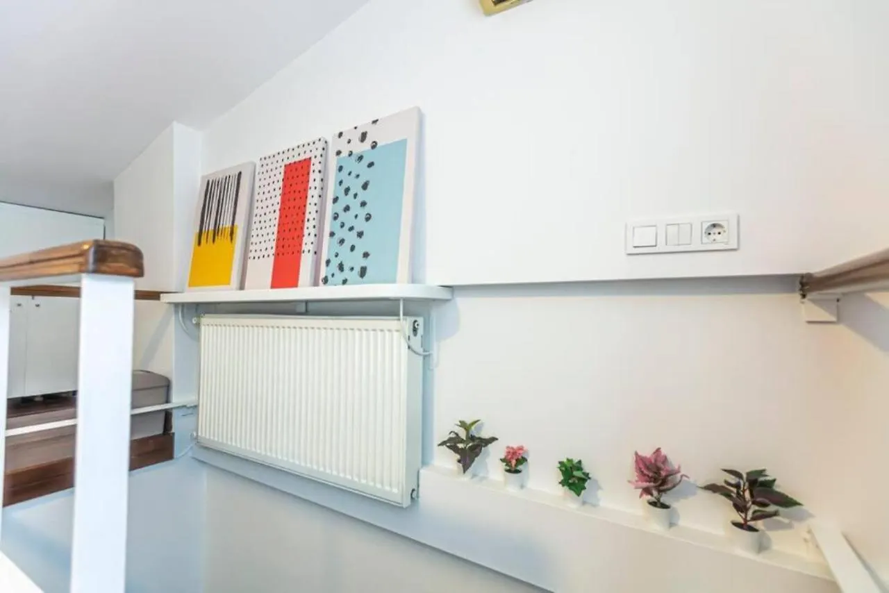4-Story Gem In Cihangir - 5 Bedroom & Cute Rooftop Istanbul