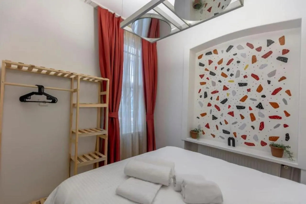 4-Story Gem In Cihangir - 5 Bedroom & Cute Rooftop Istanbul Apartment