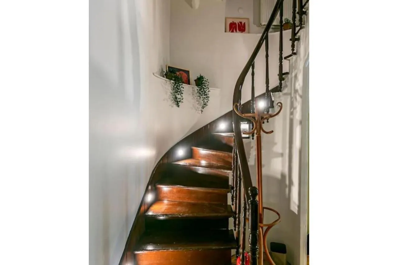 4-Story Gem In Cihangir - 5 Bedroom & Cute Rooftop Istanbul