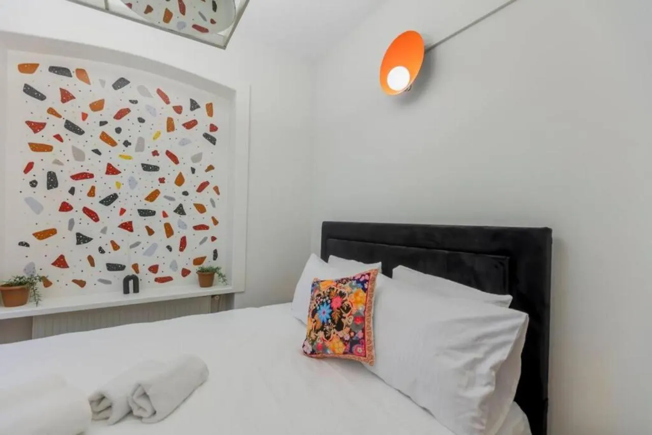 Apartment 4-Story Gem In Cihangir - 5 Bedroom & Cute Rooftop Istanbul